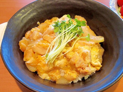 鶏むね肉とお麩のふんわり親子丼